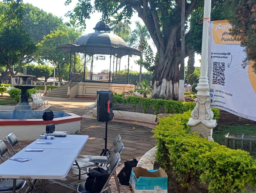 🚐 ¡Ya estamos en Atoyac con la #CaravanaAnticorrupción!

📍 Plaza Principal
🕘 Estaremos hasta las 15:00 horas

Acércate, infórmate y denuncia de forma segura y confidencial cualquier acto de corrupción.
¡Tu participación hace la diferencia! 💜