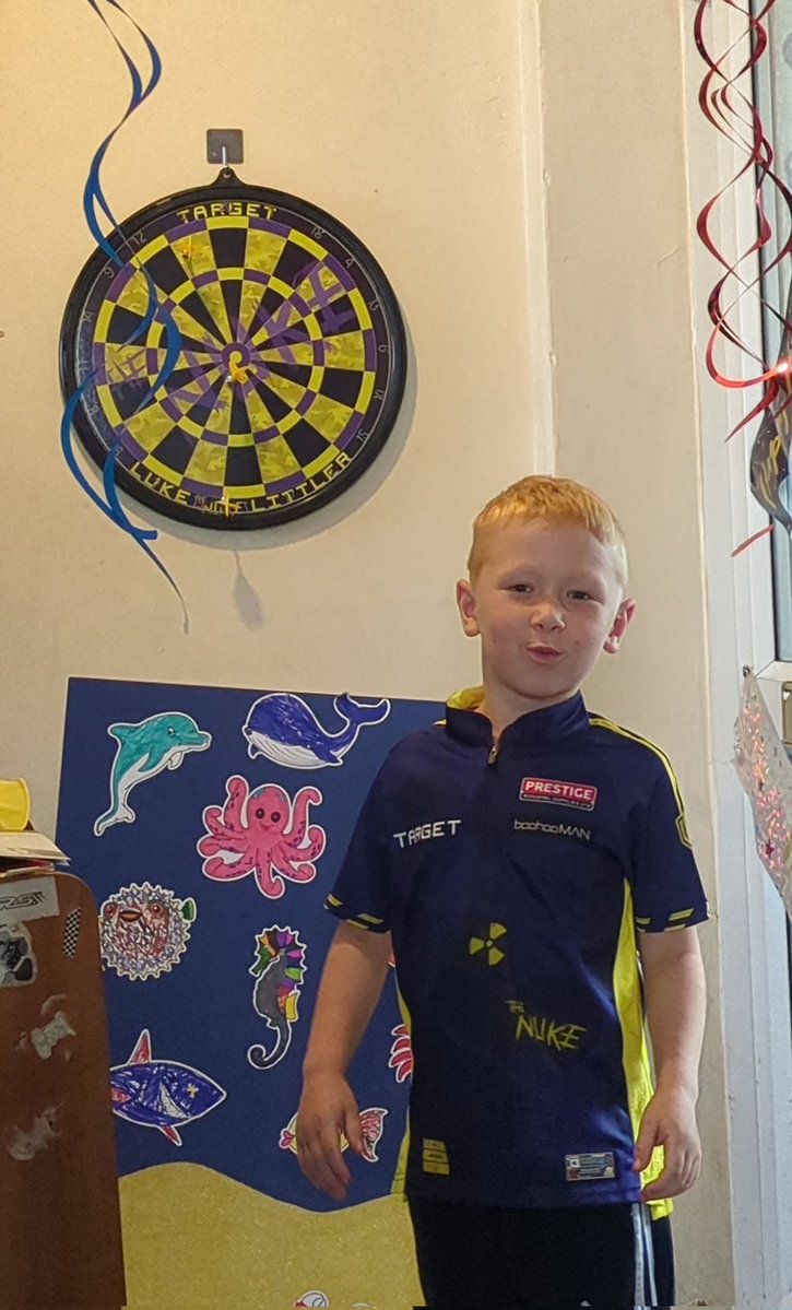 LauraBlenes's tweet image. 😗 Think he's trying a bit too hard to be like you @LukeTheNuke180 😅🎯