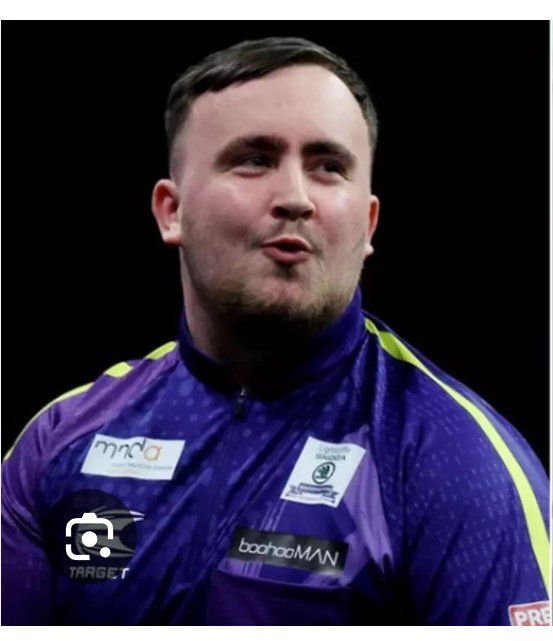 LauraBlenes's tweet image. 😗 Think he's trying a bit too hard to be like you @LukeTheNuke180 😅🎯