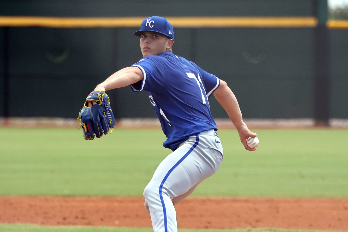BaseballAmerica's tweet image. At 17 years old, Kendry Chourio was one of the most dominant arms in the Dominican Summer League this year.
He's still seeing success stateside with 12 strikeouts in seven innings and zero walks.
He's our helium pick in today's prospect report: …l-america-prospect-report.beehiiv.com/p/rising-a-s-i…