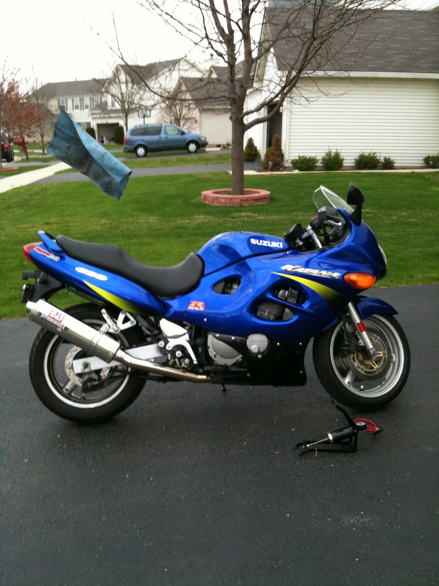 TopDriverIndia's tweet image. In the USA bikes are rare. People only buy & ride it as a hobby on the weekends (much to their wife’s consternation ;)
It’s not like a commuter bike in India.
So dealers arrange random events in summer months (Chicago you can only ride 4 months in a year)
This is one of those…