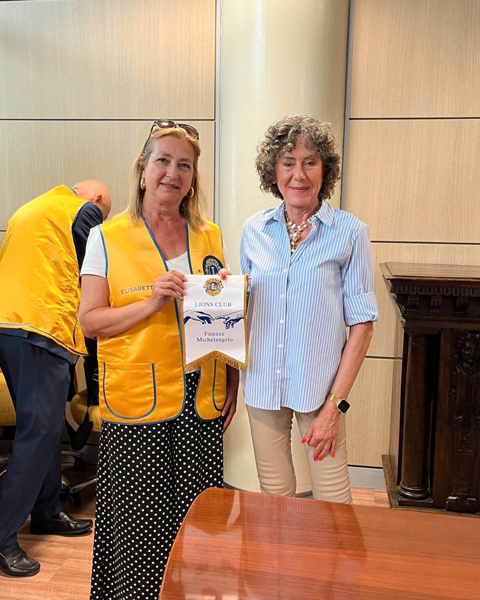 AOUCareggi's tweet photo. Nell’ambito della rete regionale Codice Rosa, è stata consegnata anche all'Aou Careggi una donazione speciale: kit di prima necessità per le vittime di violenza, grazie a uno specifico service del Lions International distretto 108 e della Regione Toscana.
#Careggi #CodiceRosa https://t.co/dqUoDma41Q