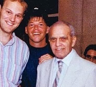 robertliefeld's tweet image. Jack Kirby told us “Keep Fighting!” That’s literally what he said to us in these photos. I would later have several visits with Jack & Roz, one time we took a car load of guys from Extreme to his house for an extended visit. He told the best stories. It was always just Jack &…