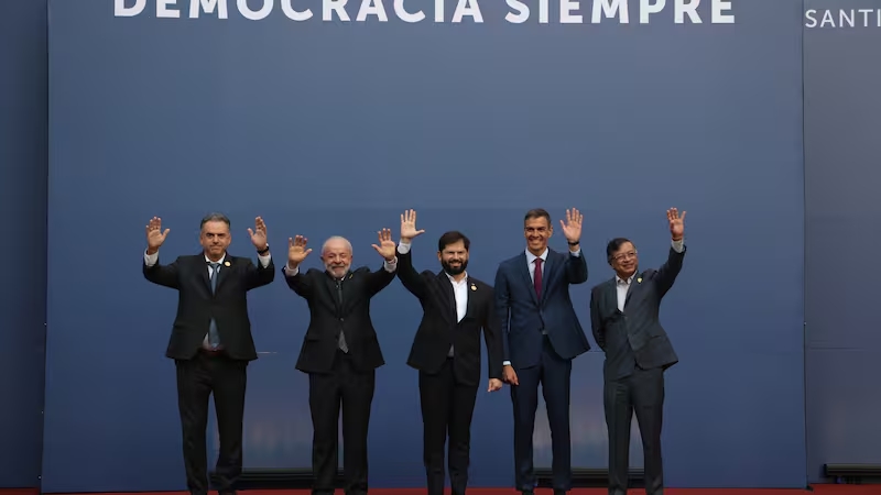 acostarajbes's tweet image. Mi carta “Democracia de cartón” hoy en @latercera.
No hay defensa democrática si se tolera corrupción o se callan violaciones a DD.HH.
Abierto a conversar con quienes la lean:
👉 latercera.com/cartas-al-dire…
¡Gracias @ideapais!
#Democracia #Chile #IdeaPaís