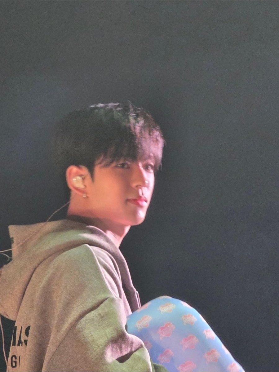treasuremembers's tweet image. 째째형 생일 축하해 🥳
함께 있을때 마다 따뜻한 에너지와
멤버 모두를 웃게 해주니까 정말 고마워요
언제든 믿고 보는 째째tv 아니 ,,,
울 재혁이형
우리 올해도 더 멋있게 빛나고 힘내요
사랑해통통 ❤️
#해피재혁데이
#도영