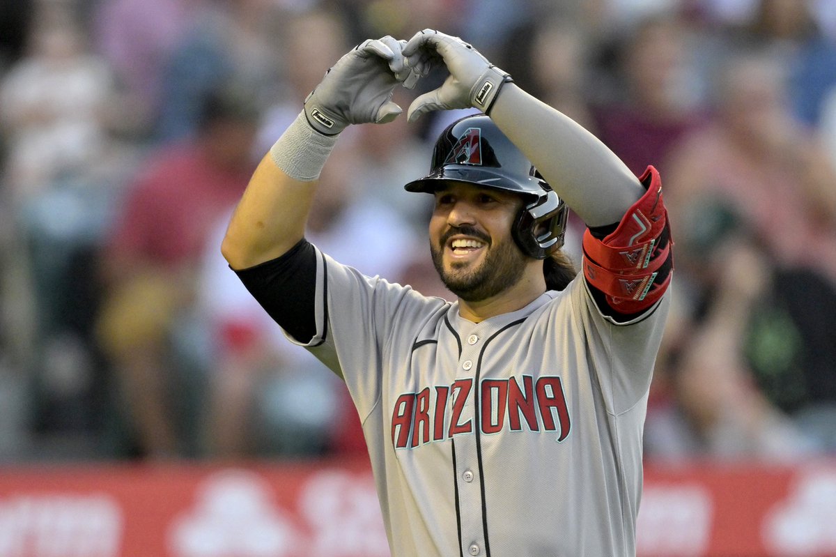 Rahimi_Harris's tweet image. .@leilarahimi & @mharrisonair are talking trade deadline:
⚾️ #Cubs, Yankees, Mariners are reportedly all interested in D-backs slugger Eugenio Suarez.
⚾️ @OzzieGuillen tells Leila why the #Cubs should be all in on Suarez.
🎧 670TheScore.com/listen
💻 Twitch.TV/Chicago670TheS…