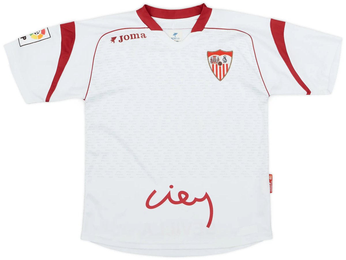 BuboDecano1889's tweet photo. Entonces por qué en la temporada 2005/06 sacaron la camiseta del centenario?? 😳😳😳 https://t.co/2XHPBQUEEK