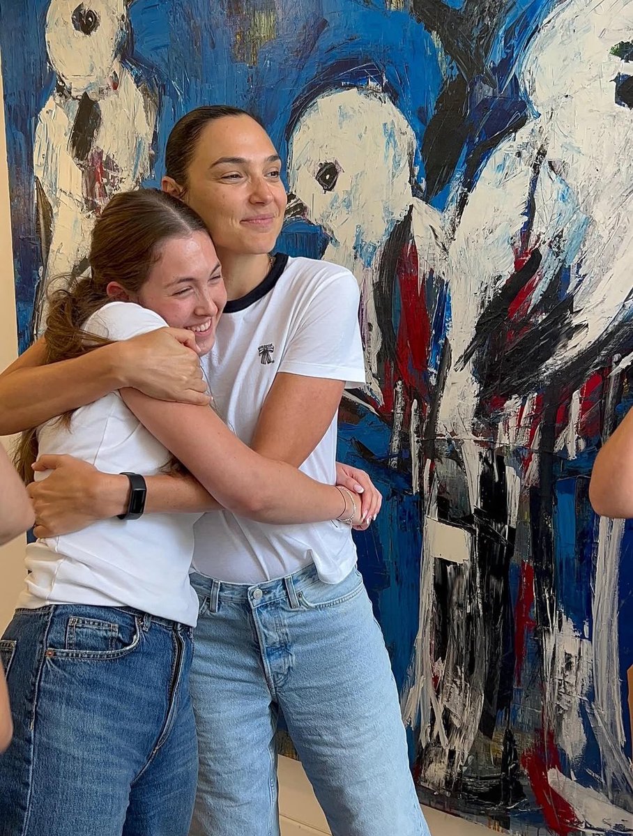 noatishby's tweet image. Gal Gadot hugs hostage survivor Naama Levy who was kidnapped by Hamas on October 7th and held in Gaza for 477 days.
