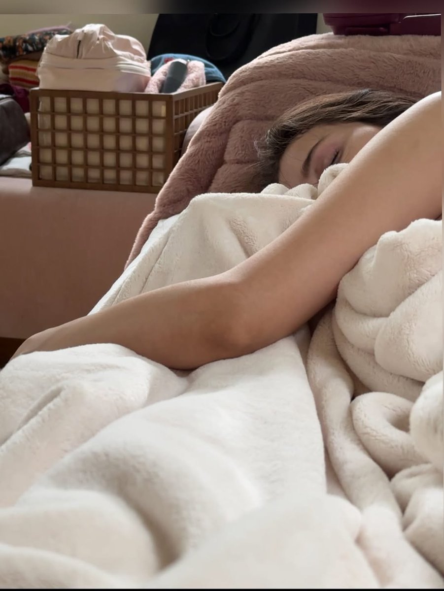 SELENAT0RSARMY's tweet image. Benny Blanco wishes fiancée Selena Gomez a happy birthday:
“Our life is a dream… so i’m never waking u up… happy birthday my love”