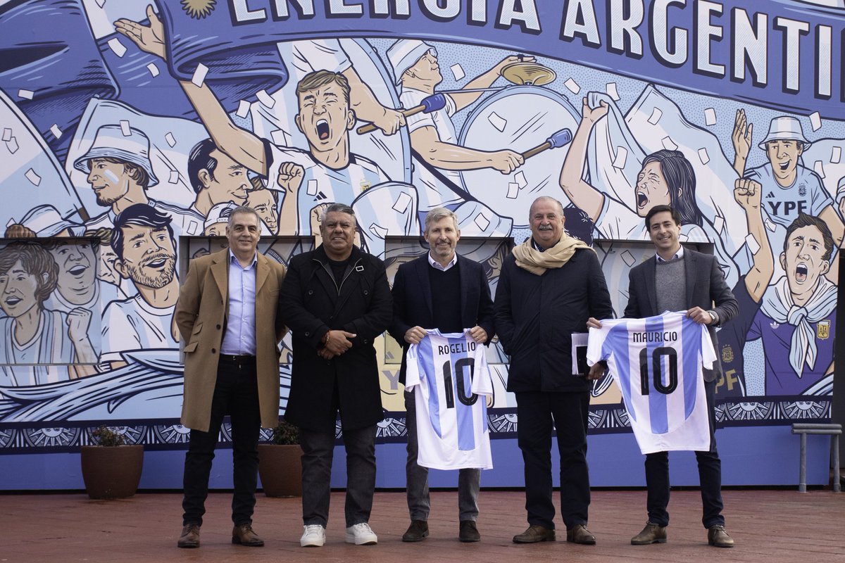 tapiachiqui's tweet image. Me reuní con @frigeriorogelio para hablar, entre otros temas, de los proyectos deportivos y sociales que tiene planificados para la Provincia de Entre Rios
Un placer haberlo recibido en el predio de los Campeones del Mundo.
