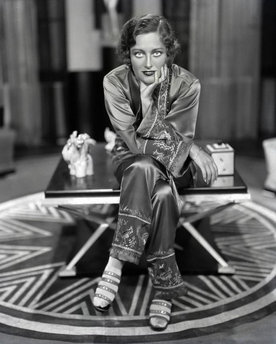 HGACinema's tweet image. Joan Crawford photographed by Ruth Harriet Louise, circa 1928.