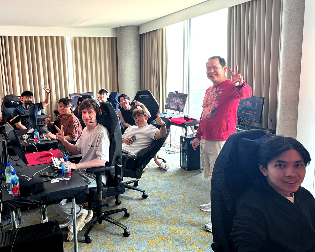 lovesprx's tweet image. missing toronto very much