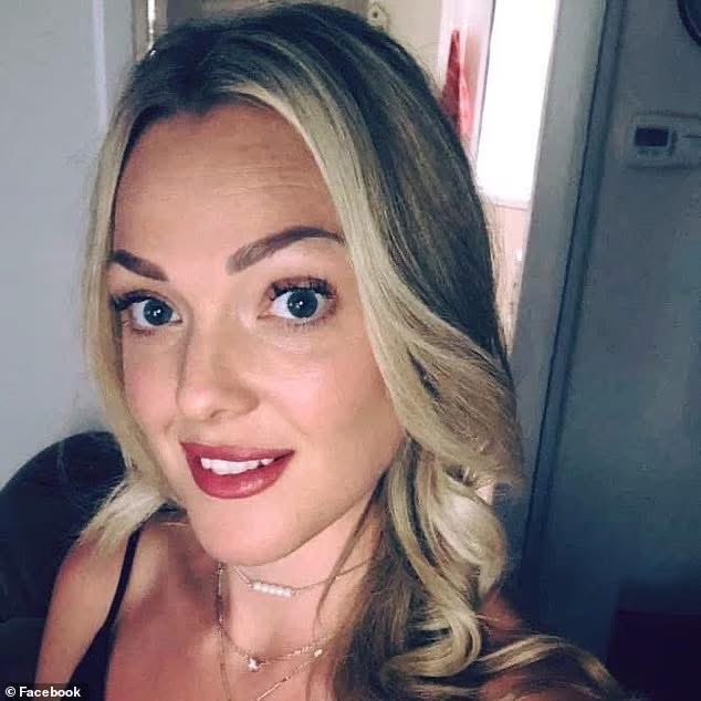 901Lulu's tweet image. Rachel Booth (38) was last seen in the early morning hours of July 19th. The Cheshire Police confirmed a body has been recovered that they believe to be hers.
So she went for a morning jog at 3:50am. Then stopped to buy a bottle of wine and some milk and headed toward the…