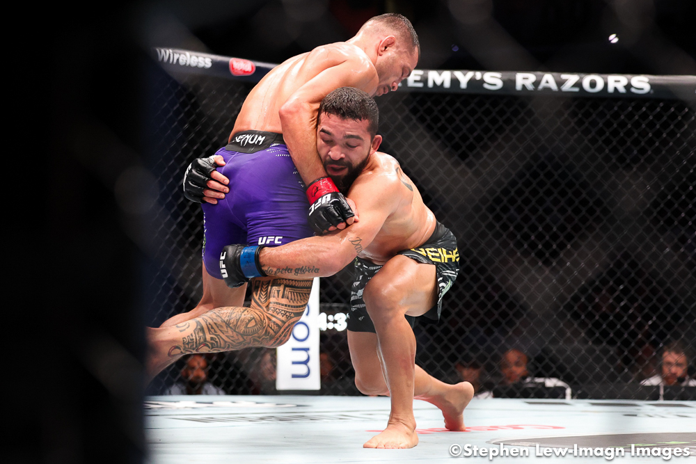 JohnMorgan_MMA's tweet image. Welcome to the official UFC rankings, @PatricioPitbull.
Following his #UFC318 victory, "Pitbull" debuts on the featherweight list at No. 11, while the man he beat, Dan Ige, drops three spots to No. 14.
Due to previous ties, both Calvin Kattar and Bryce Mitchell depart list.