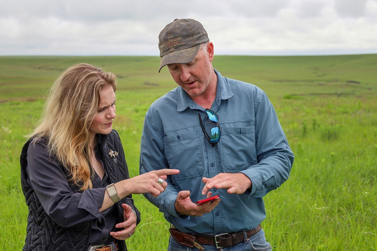 USDA_NRCS's tweet image. Chief was on the ground in Kansas where she visited Mushrush Ranches, a multi-generation grass-based ranching operation. They used NRCS assistance to combat woody encroachment and rotational grazing to improve the health and weight gain of their herd. nrcs.usda.gov/our-agency/new…