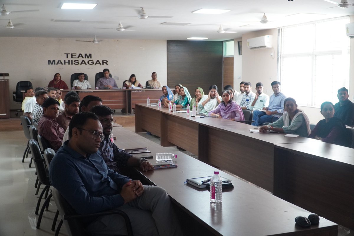 DDO MAHISAGAR (@ddomahisagar) on Twitter photo મહીસાગર જિલ્લા પંચાયત હૉલ ખાતે પ્રમુખશ્રી તેમજ ઉપપ્રમુખશ્રી જિલ્લા પંચાયત, અન્ય પદાધિકારીશ્રીઓ તેમજ જિલ્લા પંચાયતના અધિકારીશ્રી અને કર્મચારીશ્રીઓની હાજરીમાં પંચાયત એડવાન્સમેન્ટ ઇન્ડેક્સ અંગે વર્કશોપ યોજાયો. <a href="/CMOGuj/">CMO Gujarat</a> <a href="/GujDCoffice/">Guj DCoffice</a> <a href="/collectormahi/">District Magistrate & Collector Mahisagar</a> <a href="/infomahisagar/">Info Mahisagar GoG</a> મહીસાગર જિલ્લા પંચાયત હૉલ ખાતે પ્રમુખશ્રી તેમજ ઉપપ્રમુખશ્રી જિલ્લા પંચાયત, અન્ય પદાધિકારીશ્રીઓ તેમજ જિલ્લા પંચાયતના અધિકારીશ્રી અને કર્મચારીશ્રીઓની હાજરીમાં પંચાયત એડવાન્સમેન્ટ ઇન્ડેક્સ અંગે વર્કશોપ યોજાયો. <a href="/CMOGuj/">CMO Gujarat</a> <a href="/GujDCoffice/">Guj DCoffice</a> <a href="/collectormahi/">District Magistrate & Collector Mahisagar</a> <a href="/infomahisagar/">Info Mahisagar GoG</a>