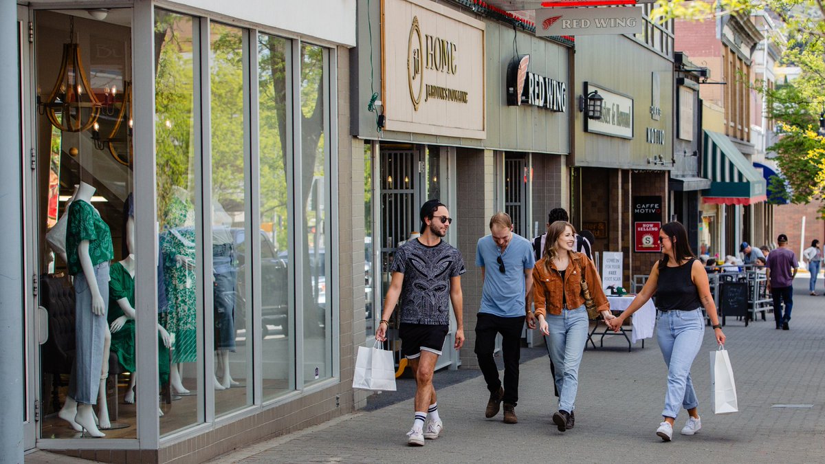 Want to get your brand in front of travellers exploring Kamloops? 🌄 

Now you can advertise on tourismkamloops.com! 

With targeted placements and massive reach via DTN, it’s the perfect way to amplify your message.

📈 Learn more: tourismkamloops.com/industry/blog/…

#KamloopsTourism