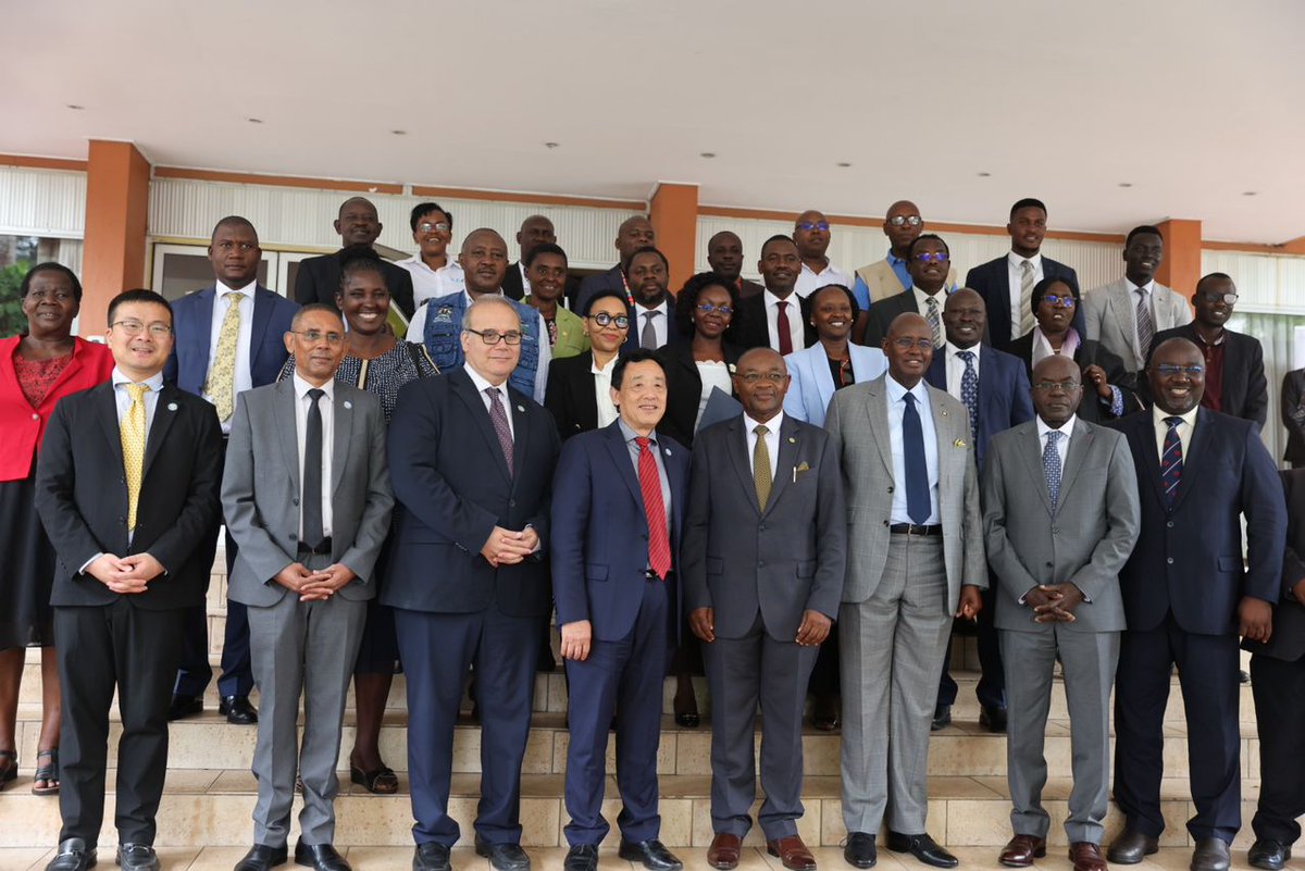 raphaelMagyezi's tweet image. This morning, I was honored to represent Rt. Hon. @RobinahNabbanja in a meeting with @FAODG Dr. Qu Dongyu and key stakeholders.

His call for greening our cities deeply resonated with me.
To me, greening means more than planting trees it&apos;s about empowering urban communities to…