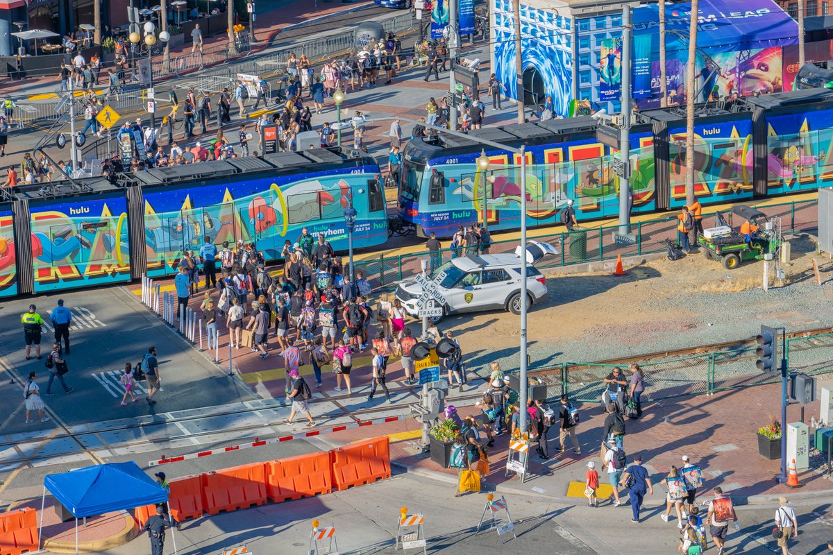 SDConventionCtr's tweet image. Heading to @Comic_Con? Stay safe downtown:
Use crosswalks
Don’t climb between stationary trains
Allow extra time for crowds