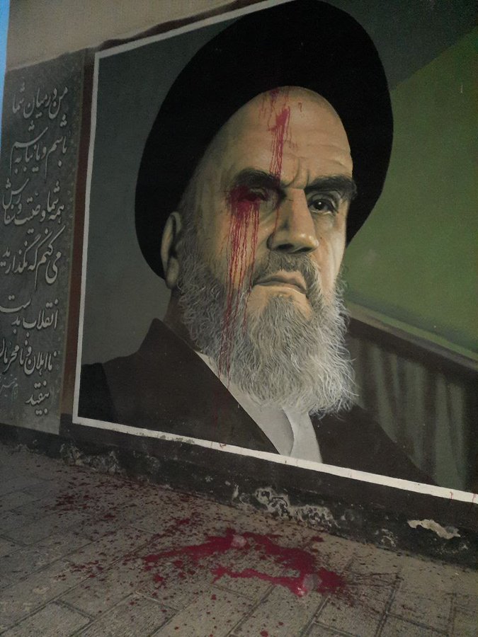 KarmelMelamed's tweet image. 46 years ago this mentally deranged mass murderer came to Iran & promised the people there FREE WATER, FREE POWER & better lives.
Today due to the negligence & utter incompetence of his regime & the mullahs, the people of Iran have NO WATER, limited power & suffer greatly daily.