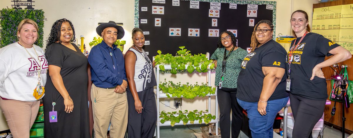 FvsuAg's tweet image. 🌱@FVSU research helps Georgia’s No. 1 industry stay strong! Every #FactFindingFriday, see how students & faculty are making an impact beyond the classroom. This week: Bipul Biswas, Ph.D., is growing the next generation of ag scientists. bit.ly/futureagricult… #FVSUag