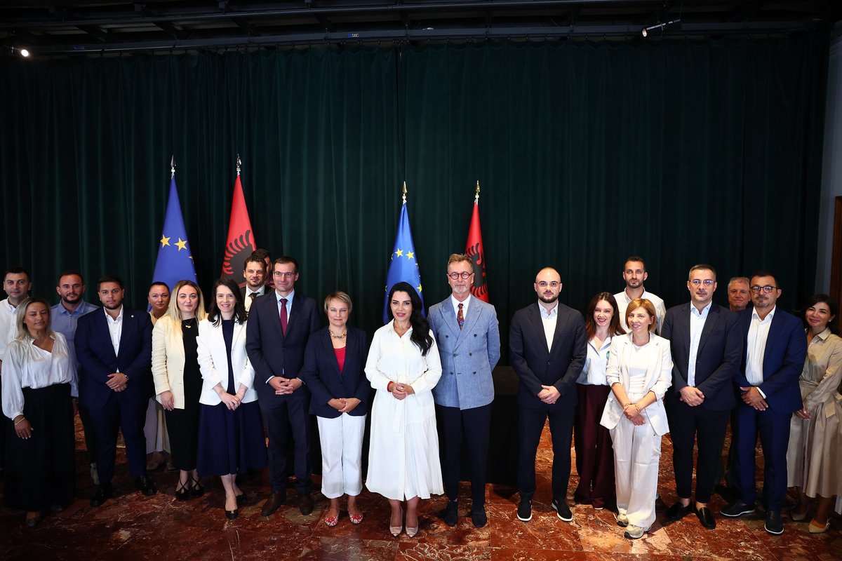 EBRD's tweet image. Today marks a big milestone as we signed a financial package to support the construction of a large 50MWp solar power plant in Albania.
This a step forward for energy diversification, sustainability, energy security and resilience.
Together with @EUinAlbania, @eu_enlargement_.