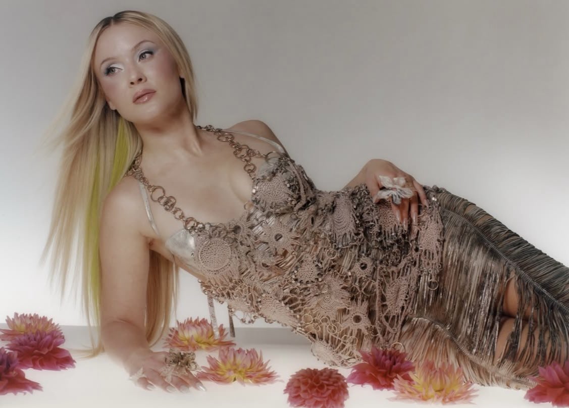 zarascupcake's tweet image. She’s a goddess
