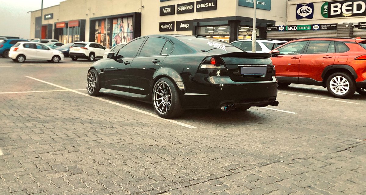 Absolut_Sabs's tweet image. The Chevrolet Lumina SS
This V8 in the hands of a novice or a spirited hoon can be disastrous