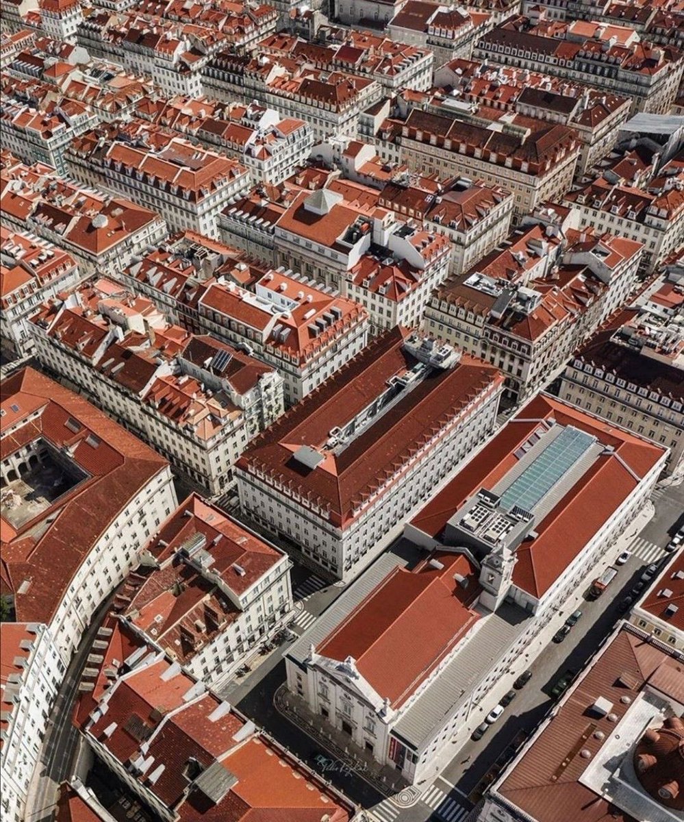 cityaestheticss's tweet image. What’s the ideal level of density for a city to have?