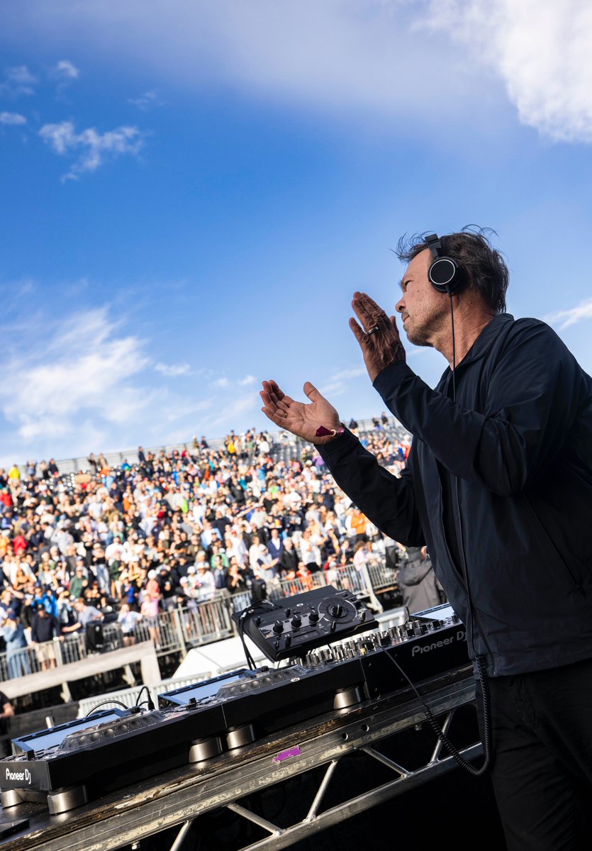 petetong's tweet image. Thanks to @SailGP for having me this weekend,
Look out for more of my 'El Classico' show sets coming in 2026 🚀