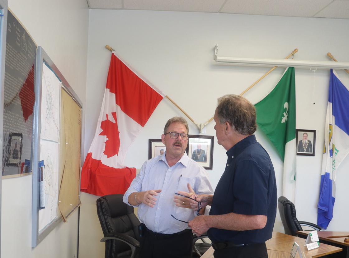 GeorgePirieMPP's tweet image. I had the pleasure to meet with Mayor Marc Dupuis of Mattice-Val Côté and learn about economic development opportunities in their community.
As part of our plan to Protect Ontario, our government is reaching out to communities across the North on how we can work together to…