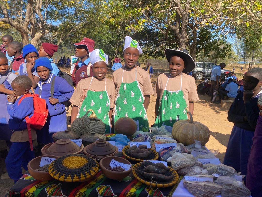 SCOPEZIM's tweet photo. Bikita Good Seed &amp; Food Festival 2025 | Mazungunye High
What a beautiful celebration of tradition, resilience, and community! 
#MyFoodIsAfrican #Agroecology #SeedSovereignty #BikitaFestival2025 #SCOPEZimbabwe #TraditionalGrains #CommunityPower https://t.co/HmlhFg5ZAm