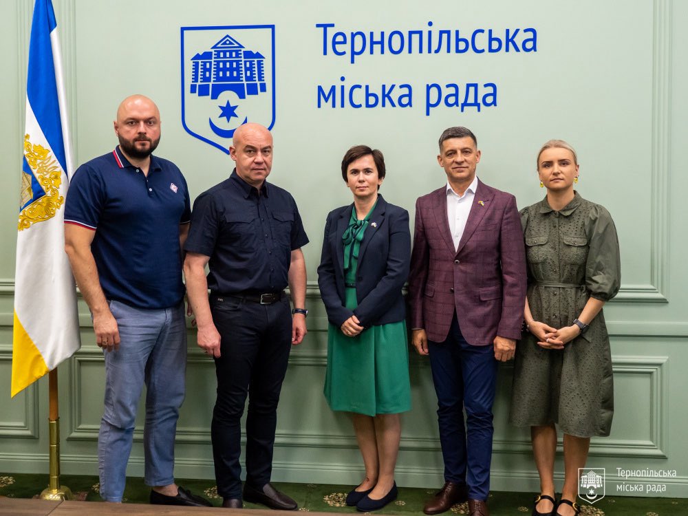IngaTolockiene's tweet image. Great visit to another region of Ukraine – #Ternopil, with insightful conversations with local authorities, and participation at the national dialogue event on 🇺🇦's decentralization reform. A chance to pass the message on the need to preserve and build on reform achievements.