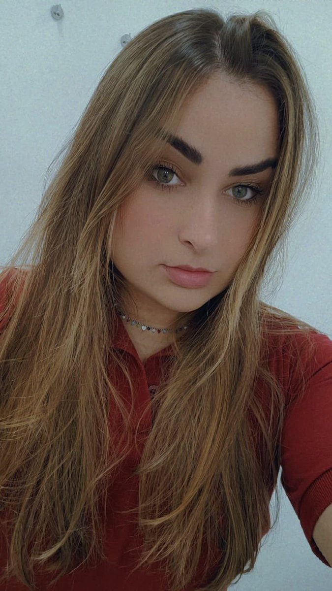 Até que estou bonitinha hoje em 😅🙈