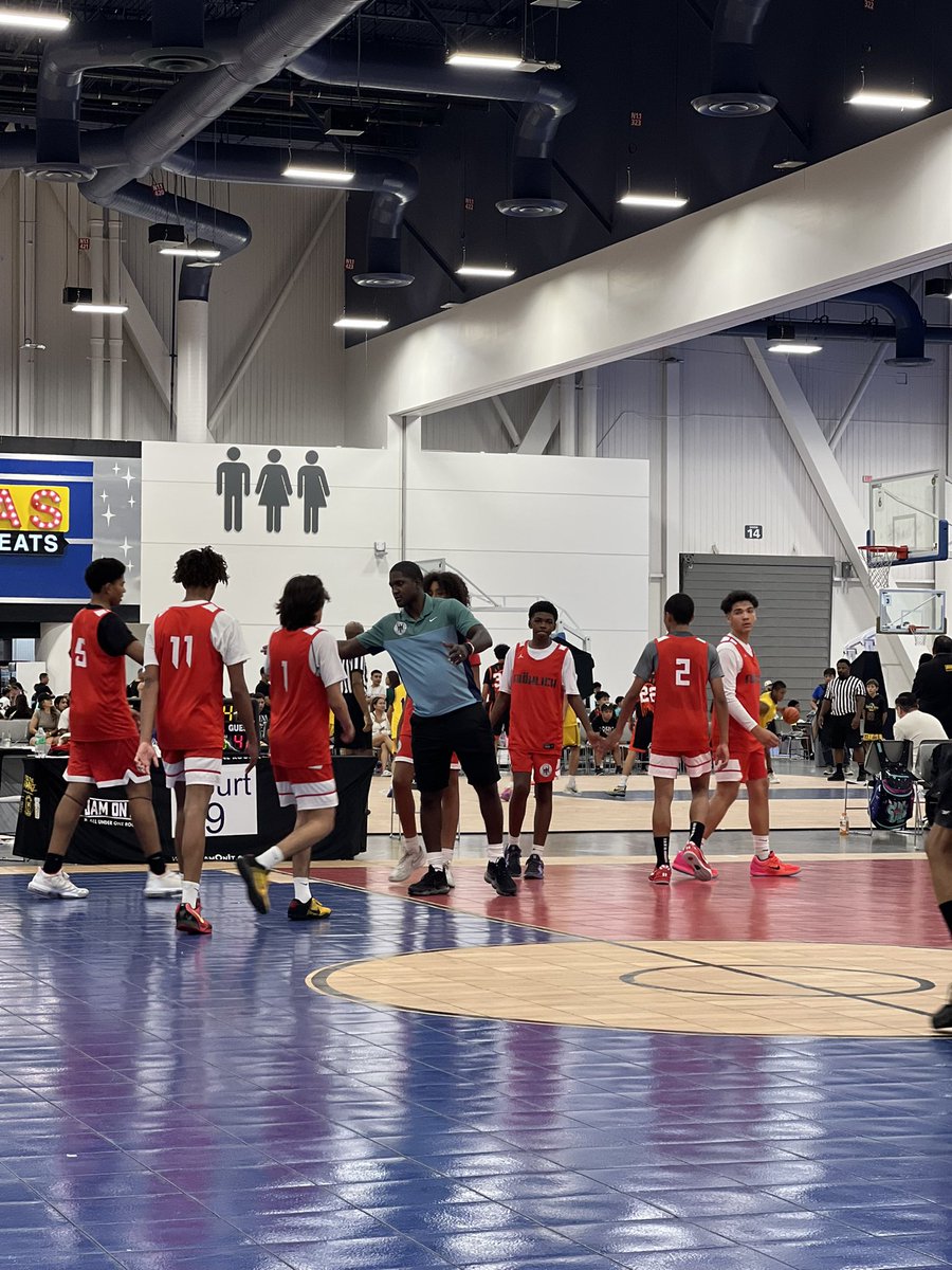 ferronflavorsjr's tweet photo. I stepped away from the game for a few years, but God brought me back to it in a whole new way.
Coaching showed me just how real the impact can be—and gave me a deeper respect for every coach who poured into me.
Grateful to be around the game and helping the next generation! 🙏🏾🏀 https://t.co/HABbNg8vdH