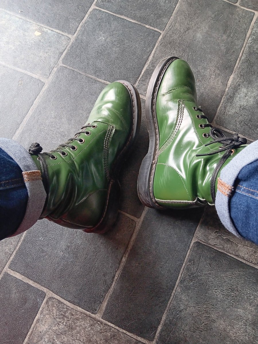 NeillWalker1's tweet image. When the world seems too dark, some good old ska brings me some light.
I love Mr Happy Feet, by thd ironically named Miserable Man.
Photo of my happy feet in my green Solovair boots included
Love & Unity to you all ♥️
youtu.be/DjaL3uMg4kE?si…