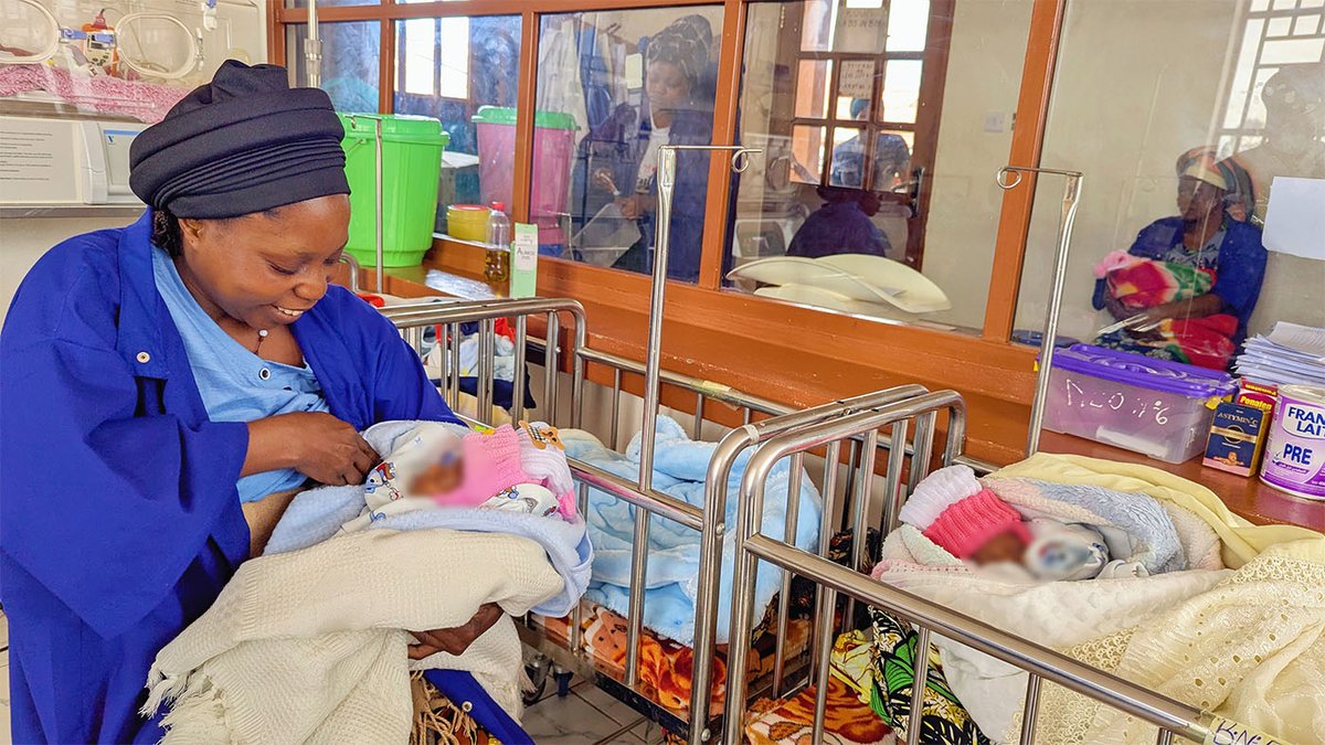 🍼 Face à la détresse d’une mère de triplets prématurés, la Caritas Butembo-Beni intervient avec un soutien nutritionnel vital à l’HGR Kitatumba. Un geste d’espoir et de vie pour les plus fragiles.
👉 caritasbube.org/2025/07/22/all…
#CaritasButemboBeni #Nutrition #Sante  #NordKivu