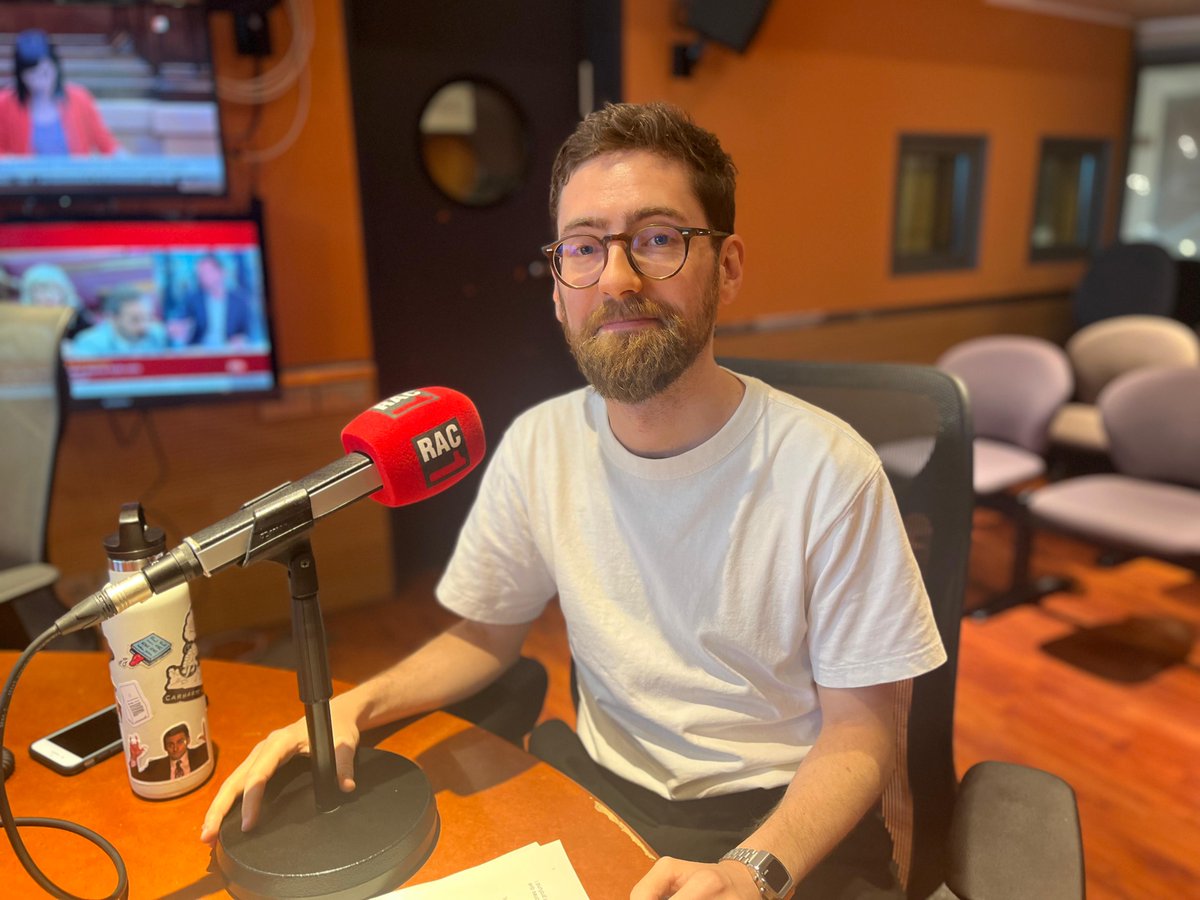 VERSIÓ RAC1 (@versiorac1) on Twitter photo 📌 Estrenem secció amb en <a href="/proige/">Pau Roigé Gargallo</a>: Podria ser pitjor.
🪓 Històries de gent amb mala sort per animar-nos una mica la tarda.
rac1.cat/directe 📌 Estrenem secció amb en <a href="/proige/">Pau Roigé Gargallo</a>: Podria ser pitjor.
🪓 Històries de gent amb mala sort per animar-nos una mica la tarda.
rac1.cat/directe