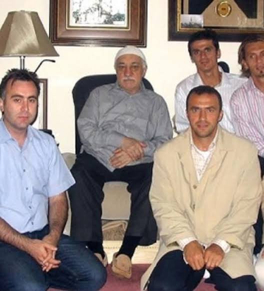 “Üretmeden, futbolcu satmadan, milyonlarca Euro harcayarak transfer yapan… Bankalar Birliği’nden çıkan bu ‘aslan’? HİKMETİ nedir acaba?”
#GalatasaraySK