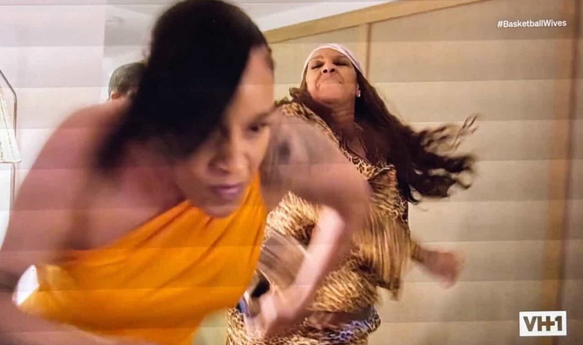 grindfacetv's tweet image. Jackie smacked that RESPECT back into her daughter 😭 #basketballwives