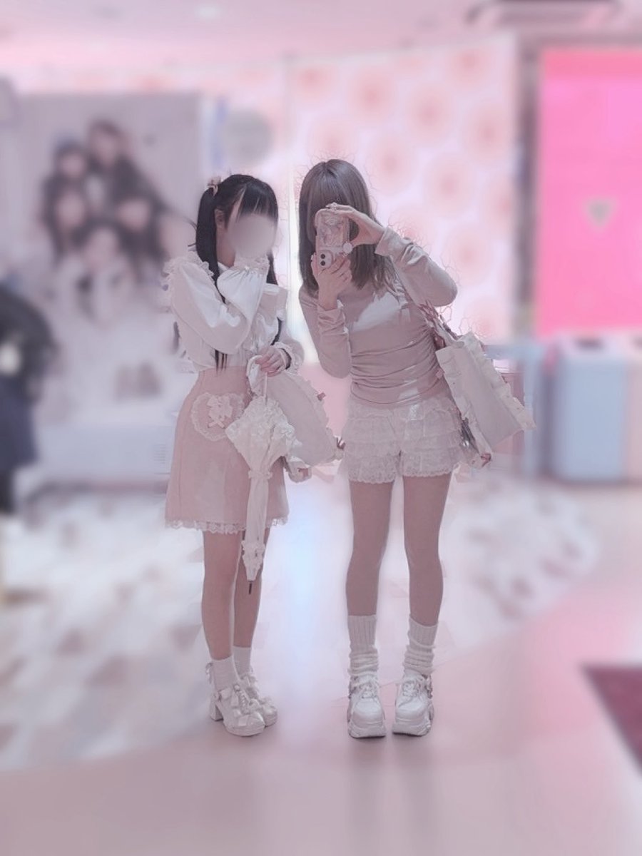 𝘔𝘦𝘭𝘵𝘺 tweet media