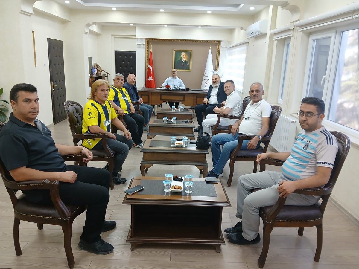 Yalvaç Kaymakamımız Bekir Abacı’yı Yalvaç Derneğimizle birlikte makamında ziyaret ettik…