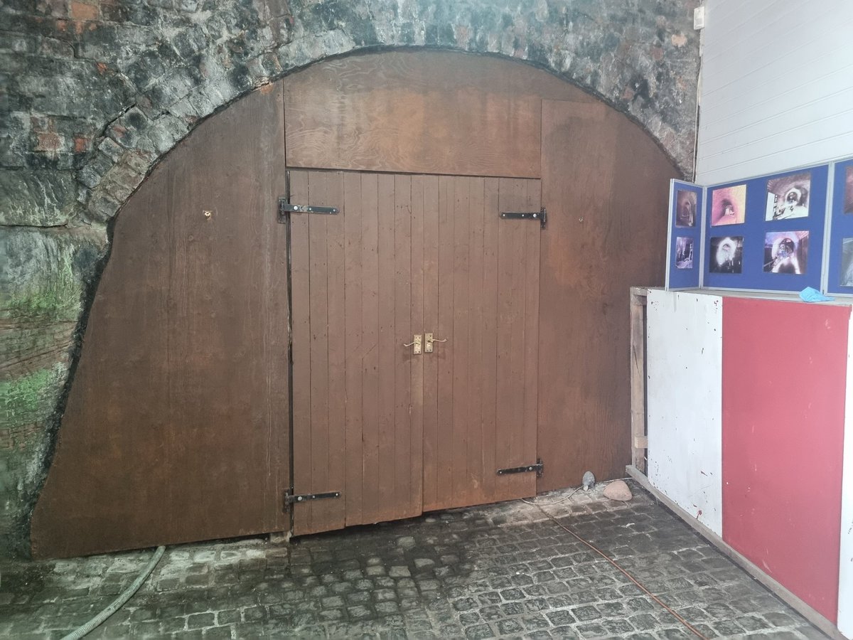 scouse_mouse_20's tweet image. Volunteers working hard on an out of hours at the HeritageCentre. Ladies toilets being painted as well as the doors that lead to the tunnels. The gent's toilets are next.