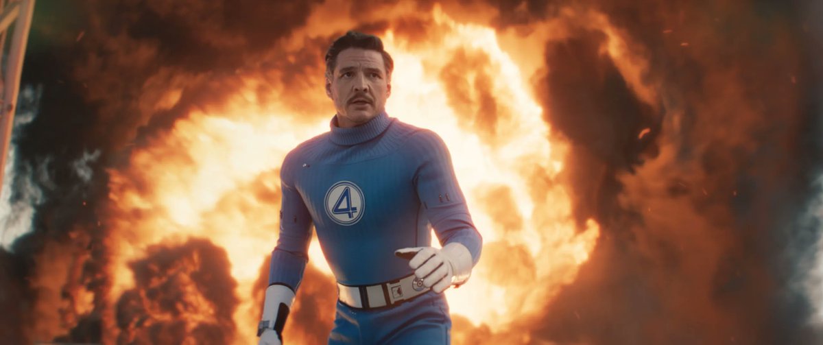 comicbooklive's tweet image. 'Fantastic Four: First Steps' Review: Fifth Time's The Charm For Marvel's First Family comicbookclublive.com/2025/07/22/fan…