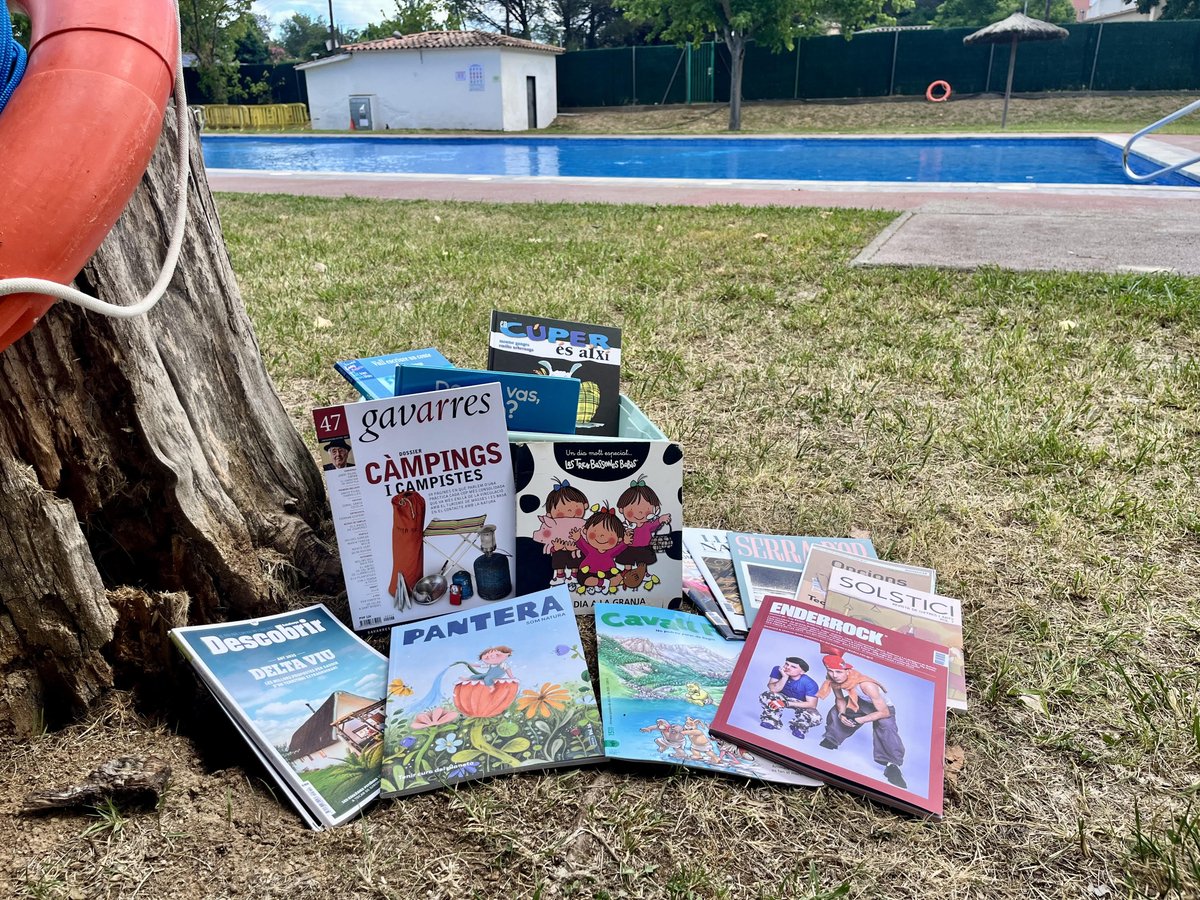 revistesAPPEC's tweet image. 📚🌞Aquest estiu, les revistes en català a la piscina i a la platja!

L’APPEC i @bibliotequescat impulsen, un any més, les #bibliopiscines i #biblioplatges a 115 biblioteques de tot Catalunya.

🎯Lectura en català a l’aire lliure per a totes les edats i gustos!

#revistesappec
