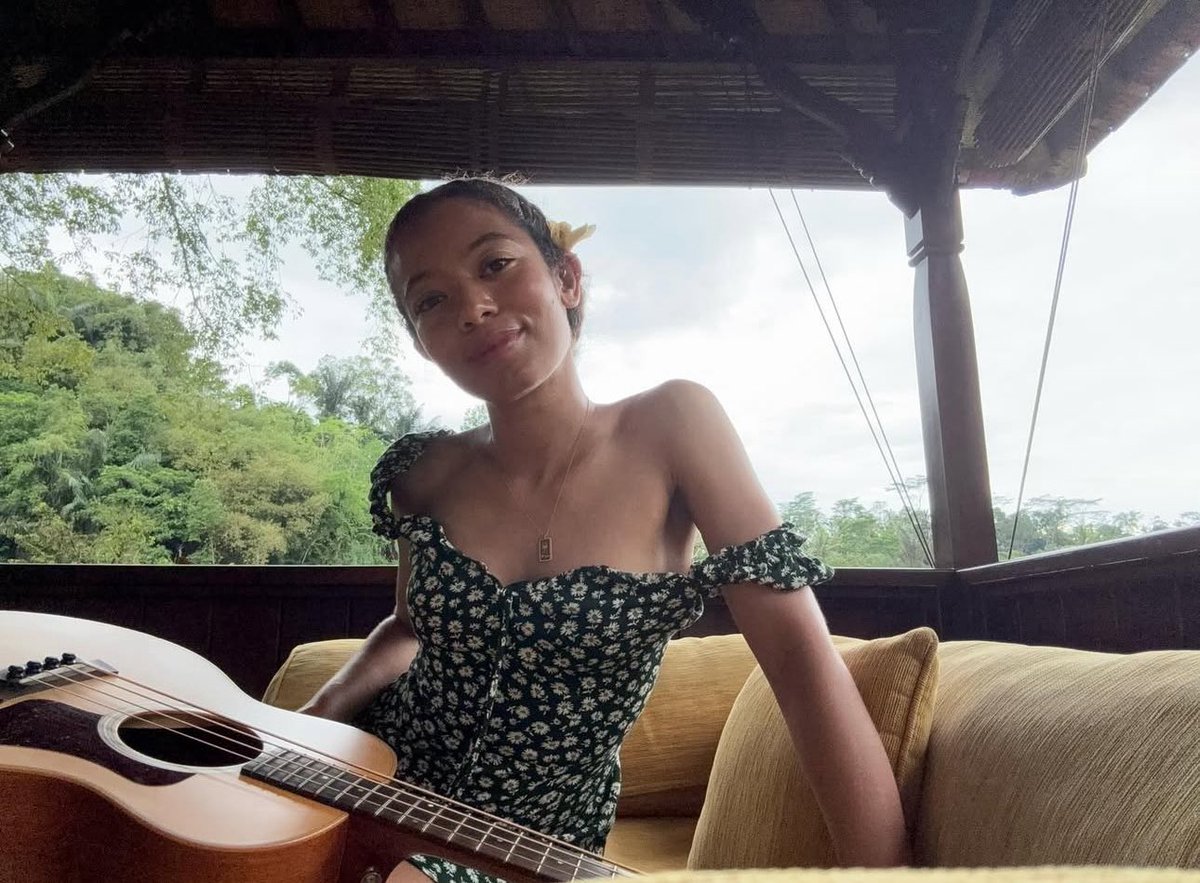 loml is 31 today. may this year give her every opportunity she looks for. HAPPY BIRTHDAY JAZ!!!!