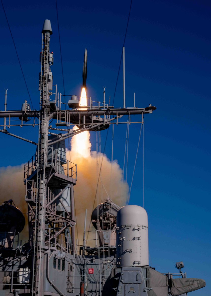 USNavy's tweet image. USS Robert Smalls (CG 62) launches a Standard Missile-2 as part of a live-fire exercise during Talisman Sabre 2025.
Talisman Sabre is the largest U.S.-Australia military exercise, enhancing interoperability and strengthening partnerships in support of a free and open…