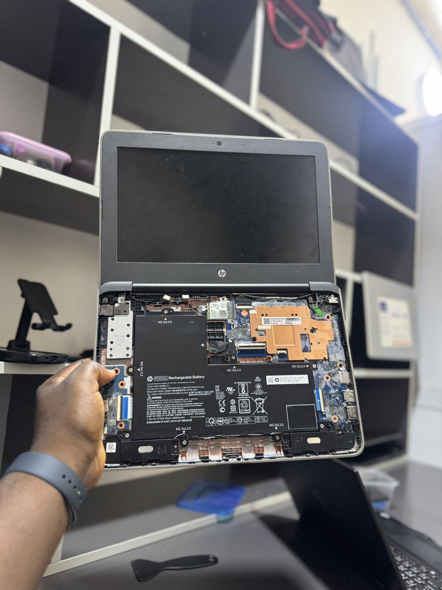 mtechitng's tweet image. ..
HP Stream 11 Pro G5 | Keyboard Replacement 
..
#mtechitng
#hpstream11 
#pcrepair 
#laptoprepair