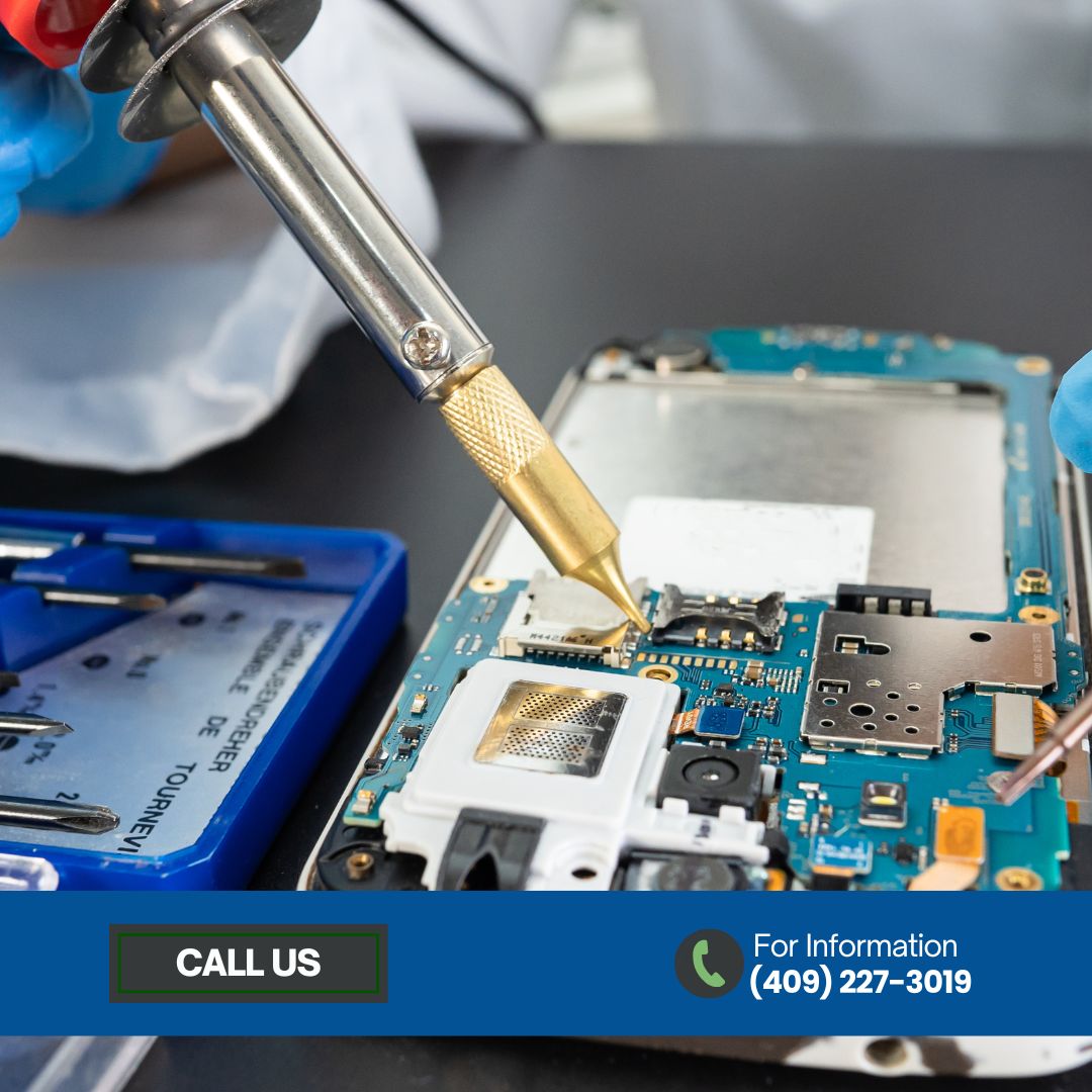 SmartphoneRandB's tweet photo. Have you dropped your Samsung phone? No worries! Our Samsung repair services will fix cracked screens, water damage, and more. Call us today to schedule a repair!
#SamsungRepair
https://t.co/KmTuIT6Ge8 https://t.co/E9zgPVFV38