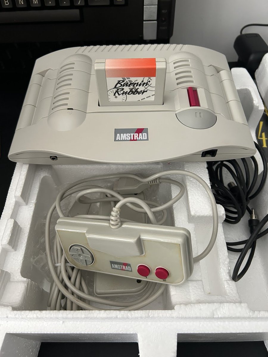 VirtualJames's tweet image. A new toy arrived today, an Amstrad GX4000.  It&apos;s always baffled me that the C64GS is now rare and expensive to collect, while the GX4000 is relatively common and inexpensive to purchase. I&apos;ll have to see what mods I can do to it at the weekend :) #amstrad
